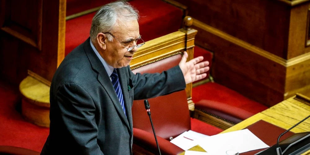 Παροχολογίας συνέχεια: Ο Δραγασάκης λέει ότι δεν θα περικοπούν οι συντάξεις το 2019